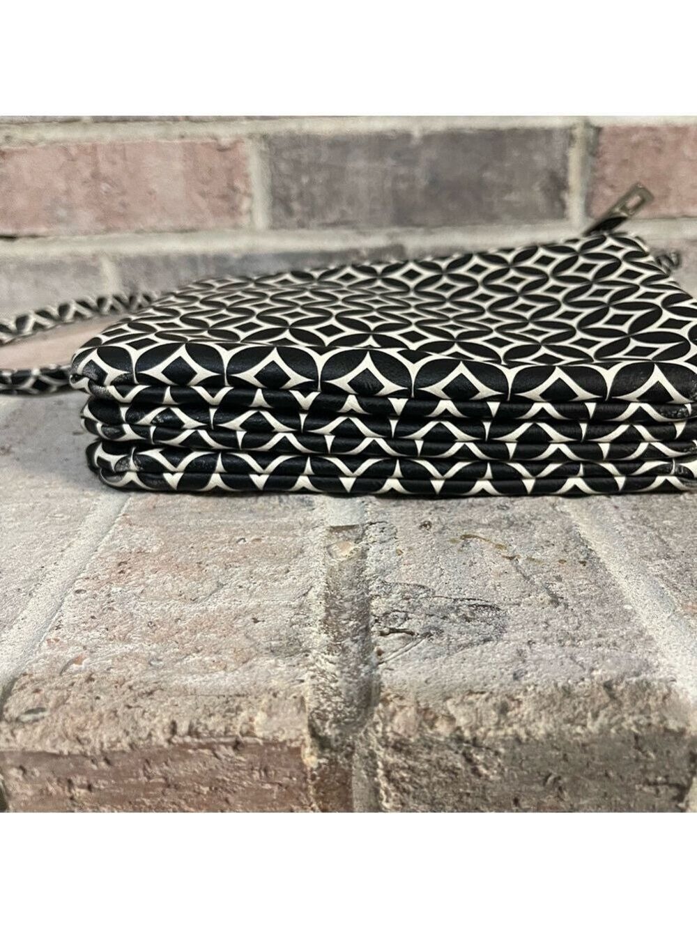 CROSSBODY - Picture 3 of 8